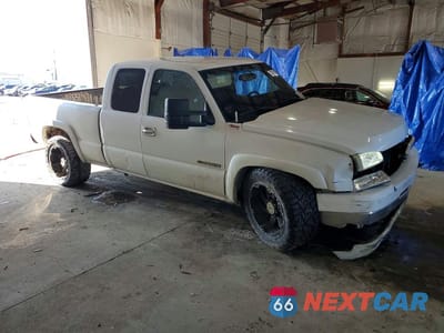 Czwarte zdjęcie samochodu z boku: 2005 CHEVROLET SILVERADO K2500 HEAVY DUTY VIN:1GCHK29U65E237794 - miniatura