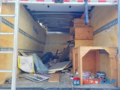 Zdjęcie 10 z 13 samochodu: 2024 ISUZU NPR BOX TRUCK VIN:54DB4W1D8RS201367 - miniatura