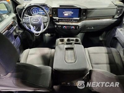 Zdjęcie 8 z 11 samochodu: 2023 GMC SIERRA K1500 SLE VIN:3GTPUBEK0PG250711 - miniatura