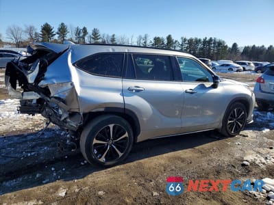 Trzecie zdjęcie samochodu z tyłu: 2021 TOYOTA HIGHLANDER XSE VIN:5TDLZRBHXMS099746 - miniatura