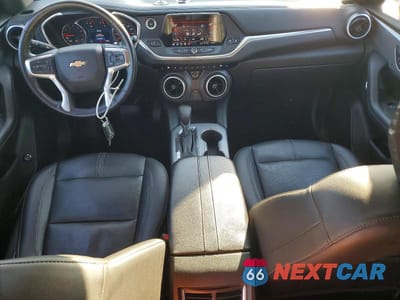 Zdjęcie 8 z 13 samochodu: 2021 CHEVROLET BLAZER 3LT VIN:3GNKBJRS3MS508286 - miniatura