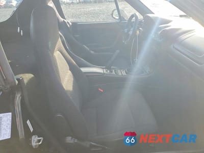 Zdjęcie 10 z 11 samochodu: 1999 MAZDA MX-5 MIATA VIN:JM1NB3537X0109120 - miniatura