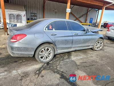 Trzecie zdjęcie samochodu z tyłu: 2017 MERCEDES-BENZ C 300 4MATIC VIN:55SWF4KB3HU209775 - miniatura