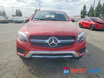 Piąte zdjęcie samochodu w środku: 2018 MERCEDES-BENZ GLC COUPE 300 4MATIC VIN:WDC0J4KB0JF295676 - miniatura