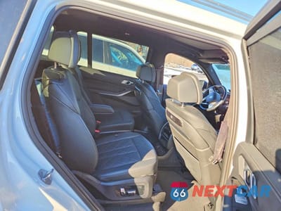 Zdjęcie 11 z 12 samochodu: 2025 BMW X7 XDRIVE40I VIN:5UX23EM02S9W23009 - miniatura