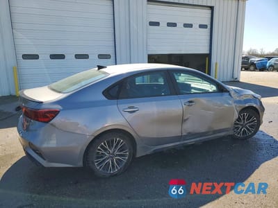 Trzecie zdjęcie samochodu z tyłu: 2023 KIA FORTE GT-LINE VIN:3KPF54AD3PE551349 - miniatura