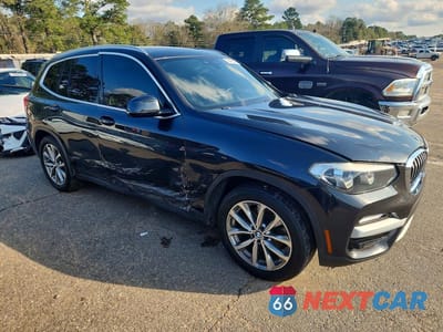 Czwarte zdjęcie samochodu z boku: 2019 BMW X3 SDRIVE30I VIN:5UXTR7C5XKLE97662 - miniatura