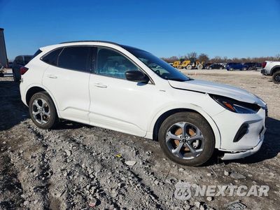 Czwarte zdjęcie samochodu z boku: 2023 FORD ESCAPE ST LINE VIN:1FMCU9MN2PUA63983 - miniatura