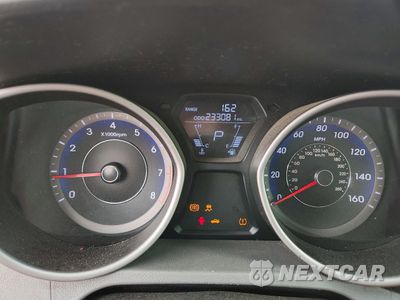 Zdjęcie 9 z 13 samochodu: 2013 HYUNDAI ELANTRA GLS VIN:KMHDH4AE2DU879233 - miniatura