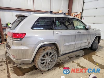 Trzecie zdjęcie samochodu z tyłu: 2020 JEEP GRAND CHEROKEE LAREDO VIN:1C4RJFAG8LC104032 - miniatura