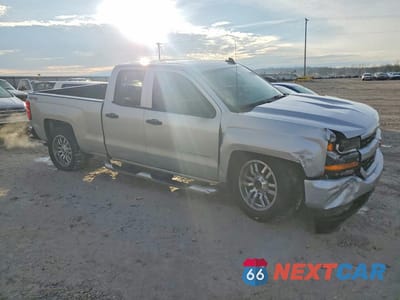 Czwarte zdjęcie samochodu z boku: 2017 CHEVROLET SILVERADO K1500 CUSTOM VIN:1GCVKPEC3HZ137291 - miniatura