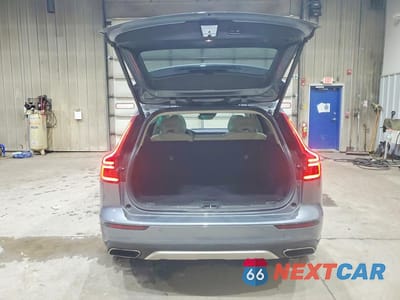 Zdjęcie 6 z 12 samochodu: 2020 VOLVO V60 CROSS COUNTRY T5 MOMENTUM VIN:YV4102WK4L1040926 - miniatura