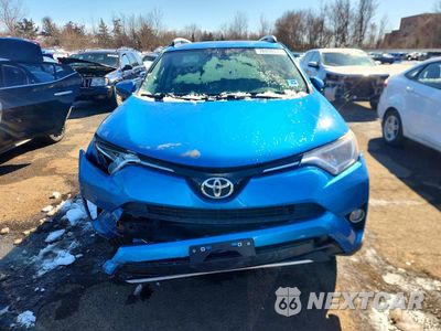 Piąte zdjęcie samochodu w środku: 2016 TOYOTA RAV4 XLE VIN:JTMWFREV8GD087456 - miniatura