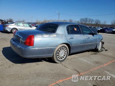 Trzecie zdjęcie samochodu z tyłu: 1995 LINCOLN TOWN CAR VIN:1LNHM81WX3Y646396 - miniatura