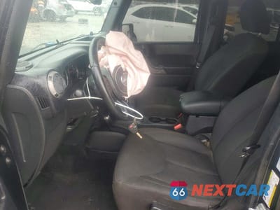 Zdjęcie 7 z 12 samochodu: 2016 JEEP WRANGLER UNLIMITED SPORT VIN:1C4BJWDG0GL120468 - miniatura