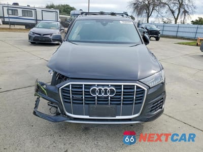 Piąte zdjęcie samochodu w środku: 2020 AUDI Q7 PREMIUM PLUS VIN:WA1LXAF74LD009102 - miniatura