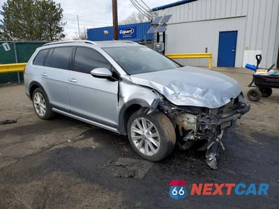 Czwarte zdjęcie samochodu z boku: 2017 VOLKSWAGEN GOLF ALLTRACK S VIN:3VWH17AU5HM512546 - miniatura
