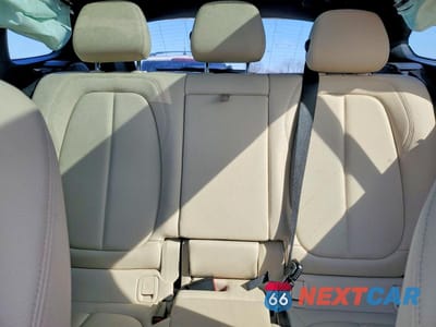 Zdjęcie 10 z 12 samochodu: 2017 BMW X1 XDRIVE28I VIN:WBXHT3C34H5F70024 - miniatura