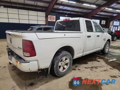 Trzecie zdjęcie samochodu z tyłu: 2019 RAM 1500 CLASSIC TRADESMAN VIN:1C6RR7FG5KS519117 - miniatura