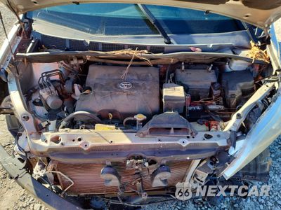 Zdjęcie 11 z 13 samochodu: 2016 TOYOTA SIENNA XLE VIN:5TDYK3DCXGS750631 - miniatura