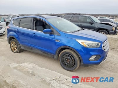 Czwarte zdjęcie samochodu z boku: 2017 FORD ESCAPE SE VIN:1FMCU0GD2HUB80169 - miniatura