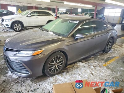 2022 TOYOTA CAMRY HYBRID XLE 4T1F31AKXNU584720 - główne zdjęcie licytacji z USA - miniatura