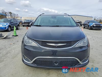 Piąte zdjęcie samochodu w środku: 2017 CHRYSLER PACIFICA LIMITED VIN:2C4RC1GG8HR504692 - miniatura