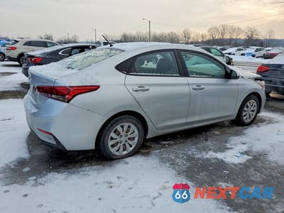 Trzecie zdjęcie samochodu z tyłu: 2020 HYUNDAI ACCENT SE VIN:3KPC24A65LE121684 - miniatura