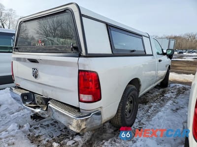 Trzecie zdjęcie samochodu z tyłu: 2017 RAM 1500 ST VIN:3C6JR6DTXHG706795 - miniatura