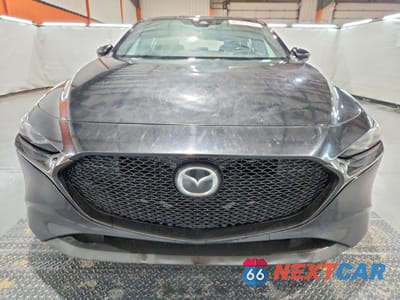 Piąte zdjęcie samochodu w środku: 2020 MAZDA 3 PREFERRED VIN:JM1BPAMM1L1166534 - miniatura