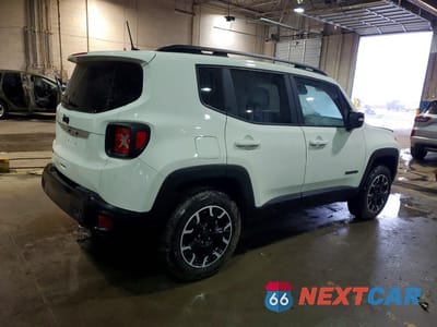 Trzecie zdjęcie samochodu z tyłu: 2023 JEEP RENEGADE LATITUDE VIN:ZACNJDB17PPP61657 - miniatura