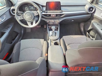 Zdjęcie 8 z 12 samochodu: 2024 KIA FORTE VIN:3KPF24AD8RE806492 - miniatura