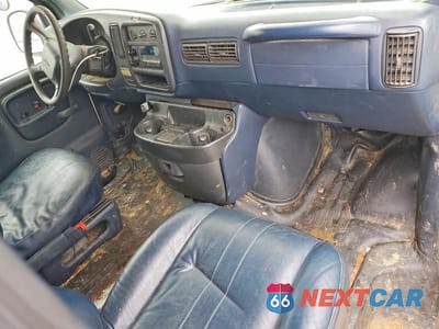 Zdjęcie 8 z 12 samochodu: 1999 CHEVROLET EXPRESS G2500 VIN:1GCFG25W7X1133017 - miniatura
