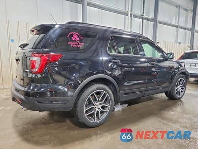 Trzecie zdjęcie samochodu z tyłu: 2019 FORD EXPLORER SPORT VIN:1FM5K8GT2KGA89641 - miniatura