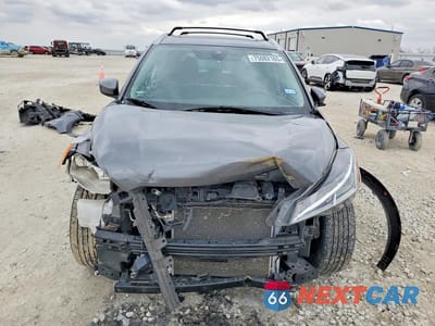Piąte zdjęcie samochodu w środku: 2022 NISSAN KICKS SV VIN:3N1CP5CV6NL499459 - miniatura