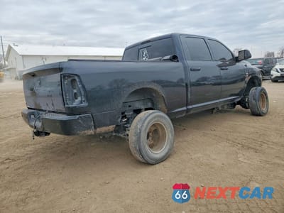 Trzecie zdjęcie samochodu z tyłu: 2015 RAM 2500 SLT VIN:3C6UR5DL3FG516373 - miniatura
