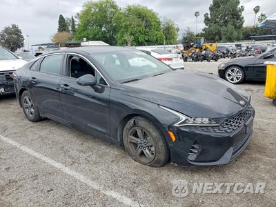 Czwarte zdjęcie samochodu z boku: 2021 KIA K5 LX VIN:5XXG24J2XMG005291 - miniatura