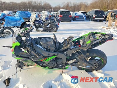 Trzecie zdjęcie samochodu z tyłu: 2024 KAWASAKI ZX636 K VIN:JKBZXJK16RA001360 - miniatura