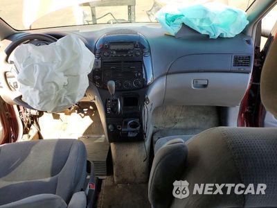 Zdjęcie 8 z 13 samochodu: 2004 TOYOTA SIENNA LE 8 PASSENGER VIN:5TDZA23C54S085152 - miniatura
