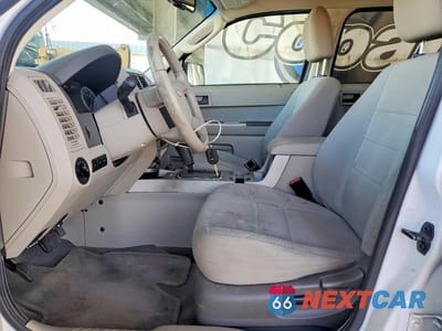 Zdjęcie 7 z 11 samochodu: 2012 FORD ESCAPE HYBRID VIN:1FMCU5K38CKB22132 - miniatura