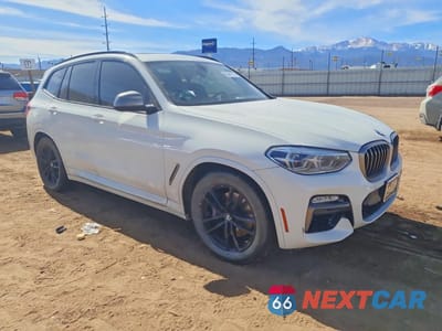 Czwarte zdjęcie samochodu z boku: 2018 BMW X3 XDRIVEM40I VIN:5UXTS3C54J0Y97680 - miniatura