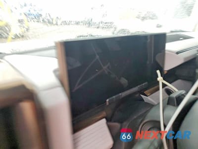 Zdjęcie 9 z 12 samochodu: 2025 GMC HUMMER SUV 2X VIN:1GKT0NDE3SU117393 - miniatura