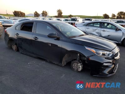 Czwarte zdjęcie samochodu z boku: 2020 KIA FORTE LXS VIN:3KPF24AD9LE150794 - miniatura