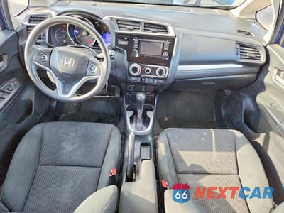Zdjęcie 8 z 13 samochodu: 2018 HONDA FIT LX VIN:3HGGK5H42JM731140 - miniatura