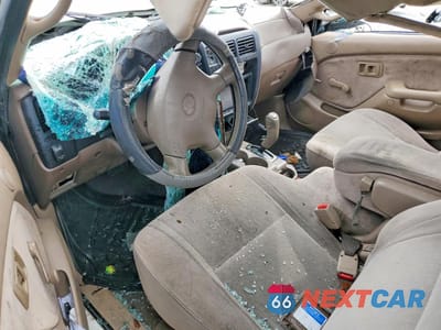 Zdjęcie 8 z 13 samochodu: 2003 TOYOTA TACOMA BASE VIN:5TEVL52N63Z216877 - miniatura