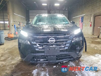 Piąte zdjęcie samochodu w środku: 2025 NISSAN ROGUE SV VIN:5N1BT3BB1SC787814 - miniatura