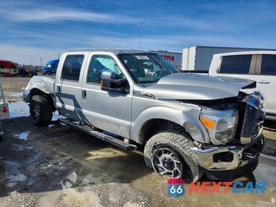 Czwarte zdjęcie samochodu z boku: 2015 FORD F350 SUPER DUTY VIN:1FT8W3B68FEC23631 - miniatura