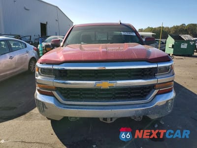 Piąte zdjęcie samochodu w środku: 2018 CHEVROLET SILVERADO K1500 LT VIN:1GCVKREC6JZ331881 - miniatura
