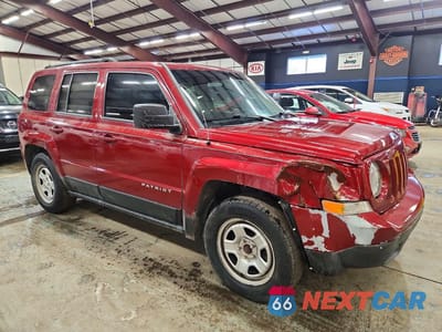 Czwarte zdjęcie samochodu z boku: 2016 JEEP PATRIOT SPORT VIN:1C4NJPBBXGD561593 - miniatura