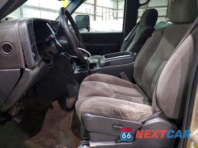 Zdjęcie 7 z 12 samochodu: 2005 CHEVROLET SILVERADO K2500 HEAVY DUTY VIN:1GCHK23245F903164 - miniatura